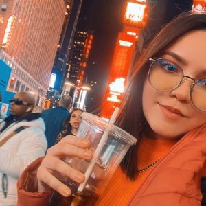 Meet your Posher, Angelica